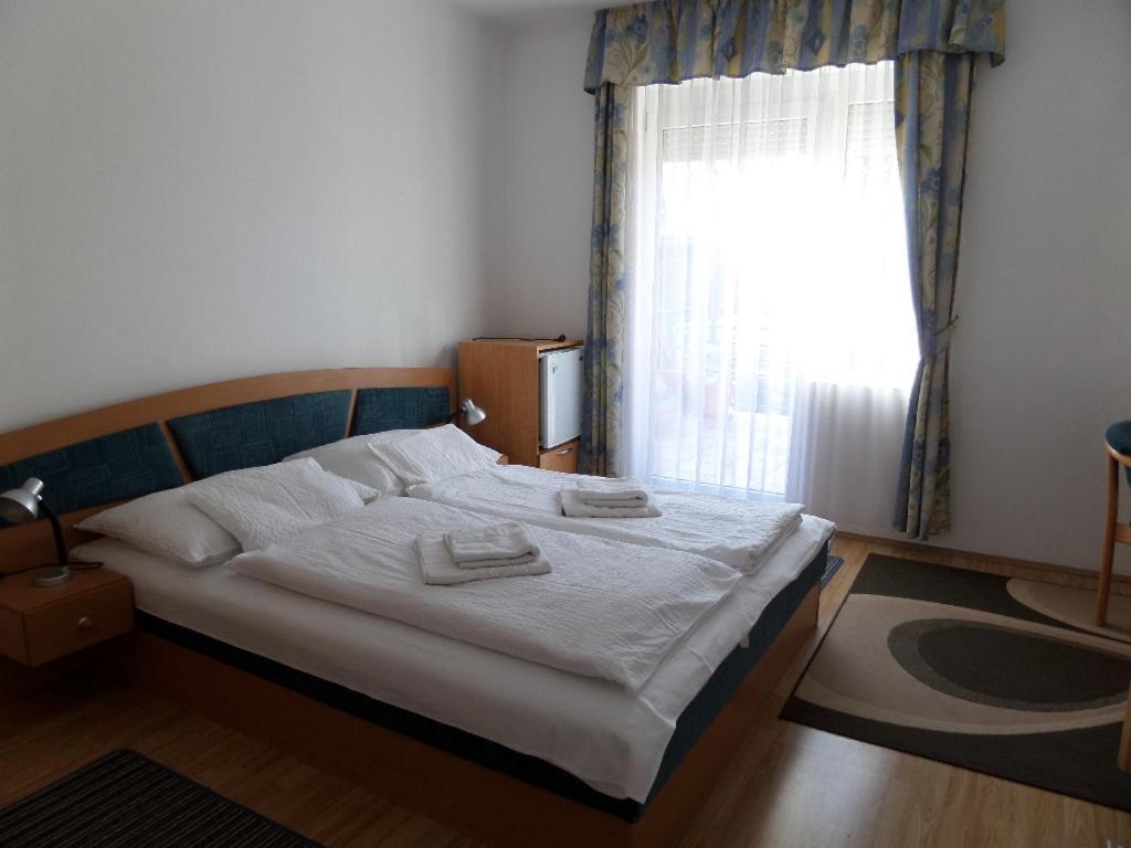 Silent Apartmanház Harkány Exteriér fotografie