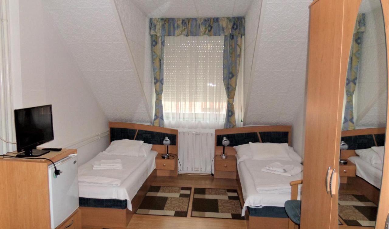Silent Apartmanház Harkány Exteriér fotografie